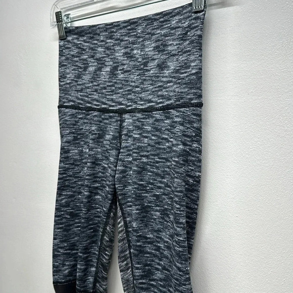 Lululemon Wunder Under Stirrup Leggings Yoga Pants Striped Black Gray Size 4 - Picture 5 of 11